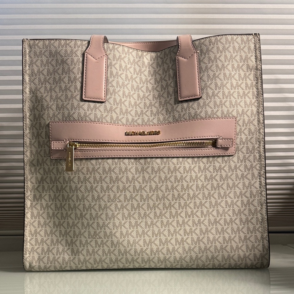 NWT - Michael Kors Pink and Cream Tote Bag with adjustable shoulder strap